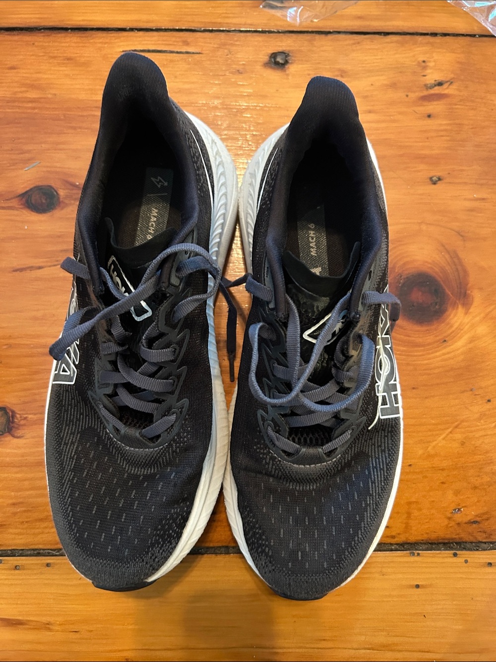 Hoka Men's Black and White Mach 6
